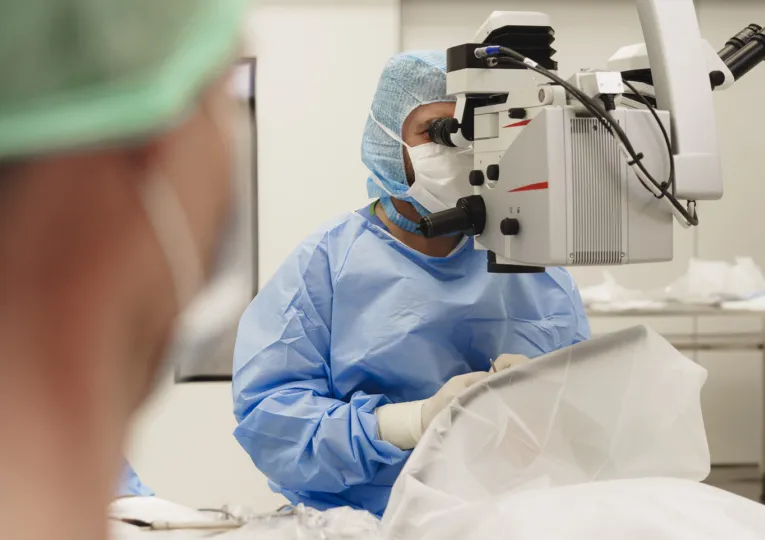 Oogkliniek Zeeland Behandeling Door Arts Onderzoek